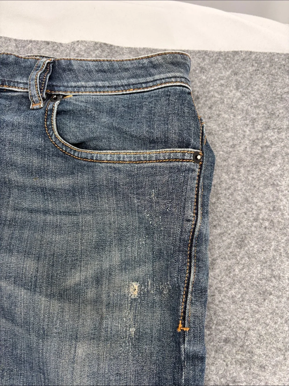 Diesel Men's 1979 Sleenker Skinny Fit  button fly distressed Jeans 31